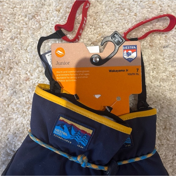 Hestra Junior Gloves with Navy and Yellow Accents Jr XL or size 7 NWT - Picture 2 of 4